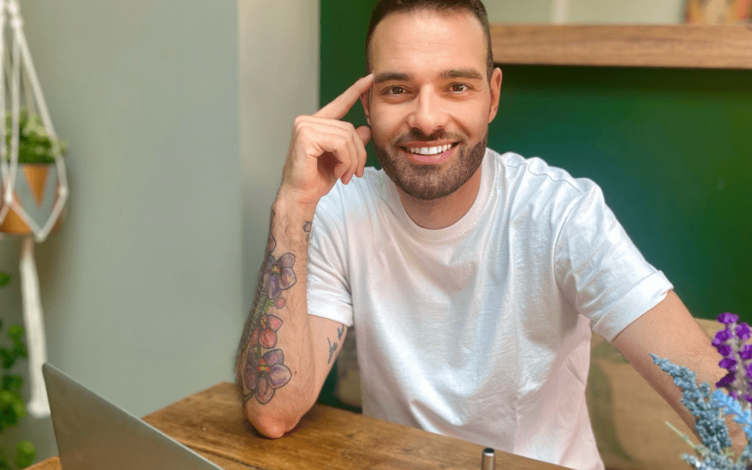 Meet your Hivemate: Giuseppe – fashion blogger powered by Versace!