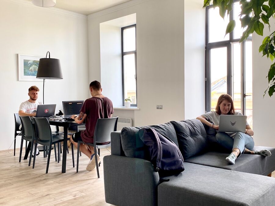 Beyond Oxford Rooms to Let: Why Professionals Are Choosing Bicester Coliving